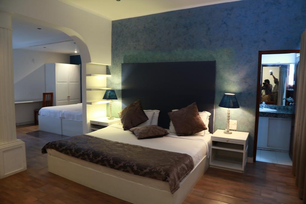 The Canes Boutique Hotel Colombo Esterno foto