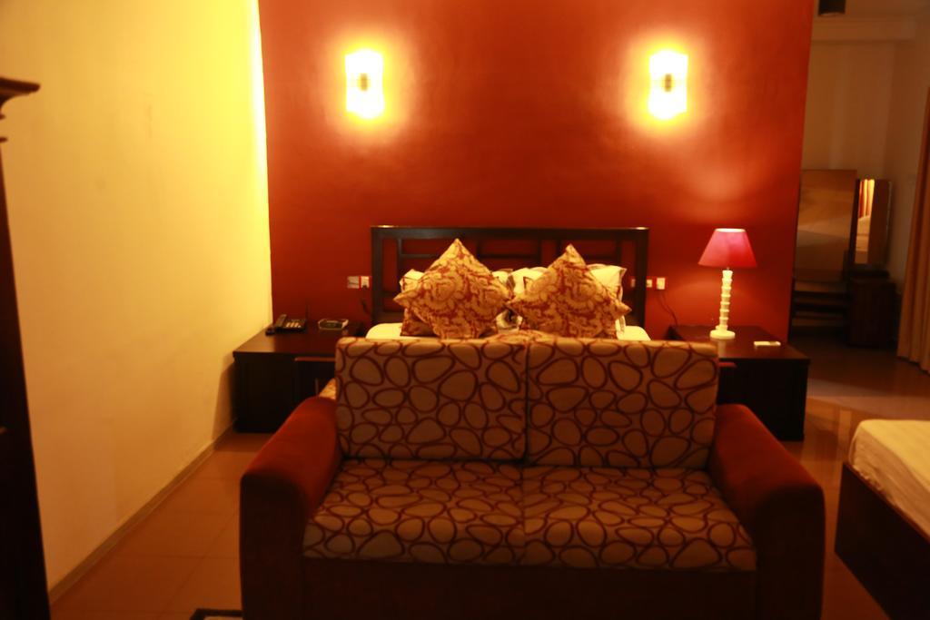 The Canes Boutique Hotel Colombo Esterno foto