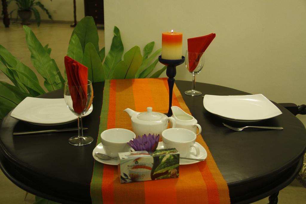 The Canes Boutique Hotel Colombo Esterno foto