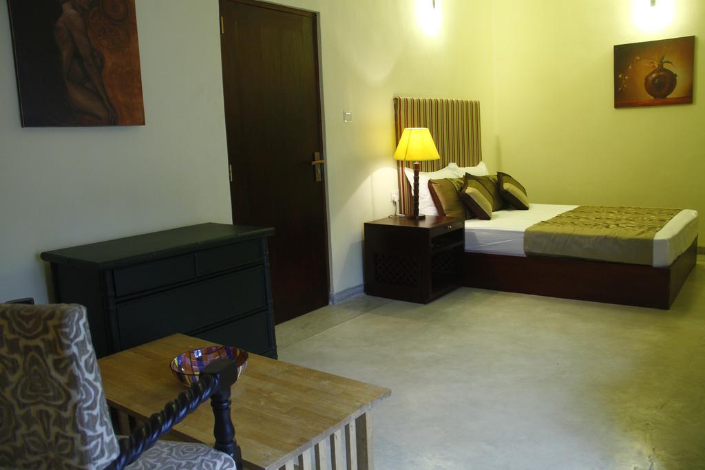 The Canes Boutique Hotel Colombo Esterno foto