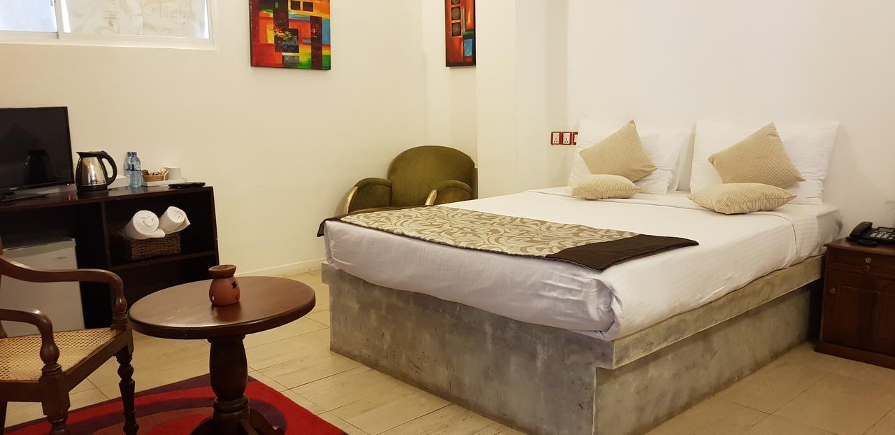 The Canes Boutique Hotel Colombo Esterno foto